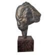 Cheveux au vent, sculpture en ardoise socle bois
